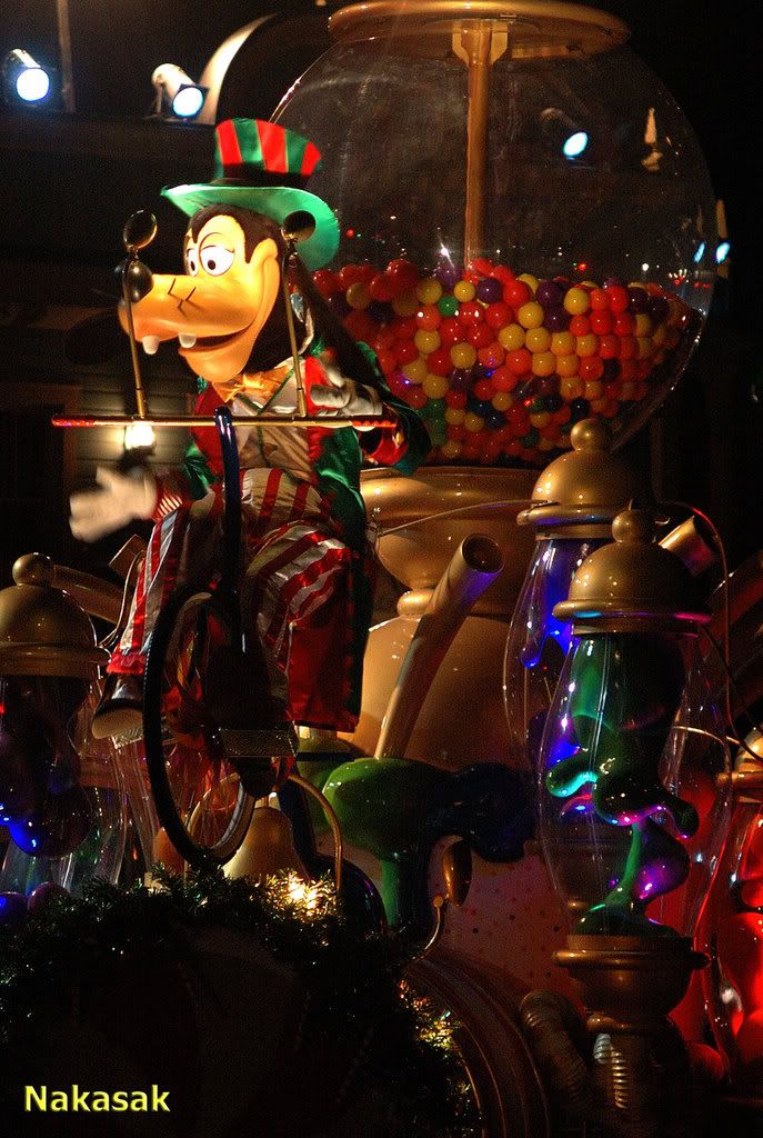 Goofy-Xmas-Parade.jpg