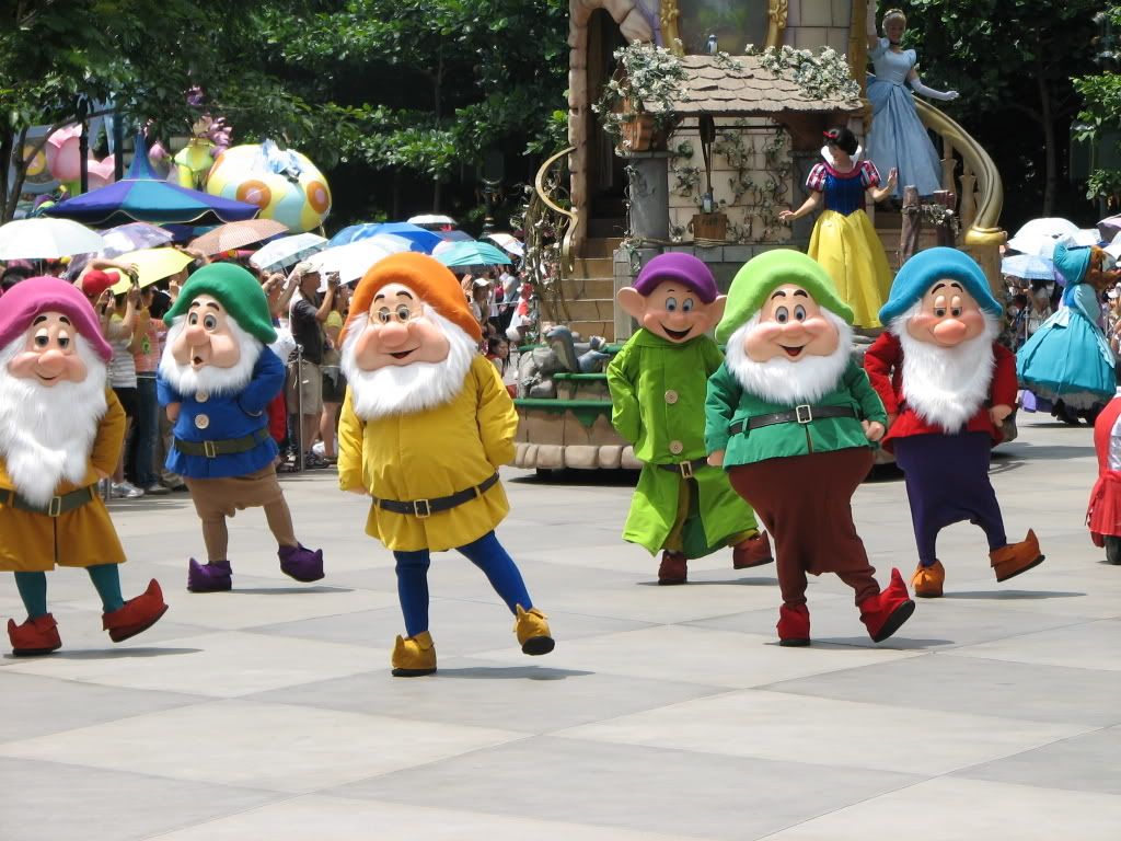 Seven Dwarf Parade @ Disneyland Pictures, Images and Photos