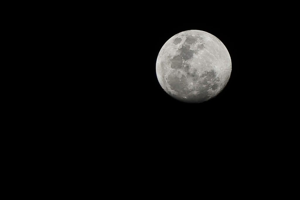 Moon1.jpg