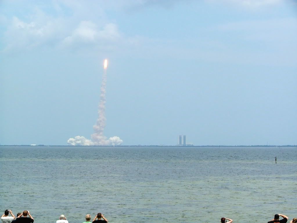 ShuttleLaunchMay11th040a.jpg