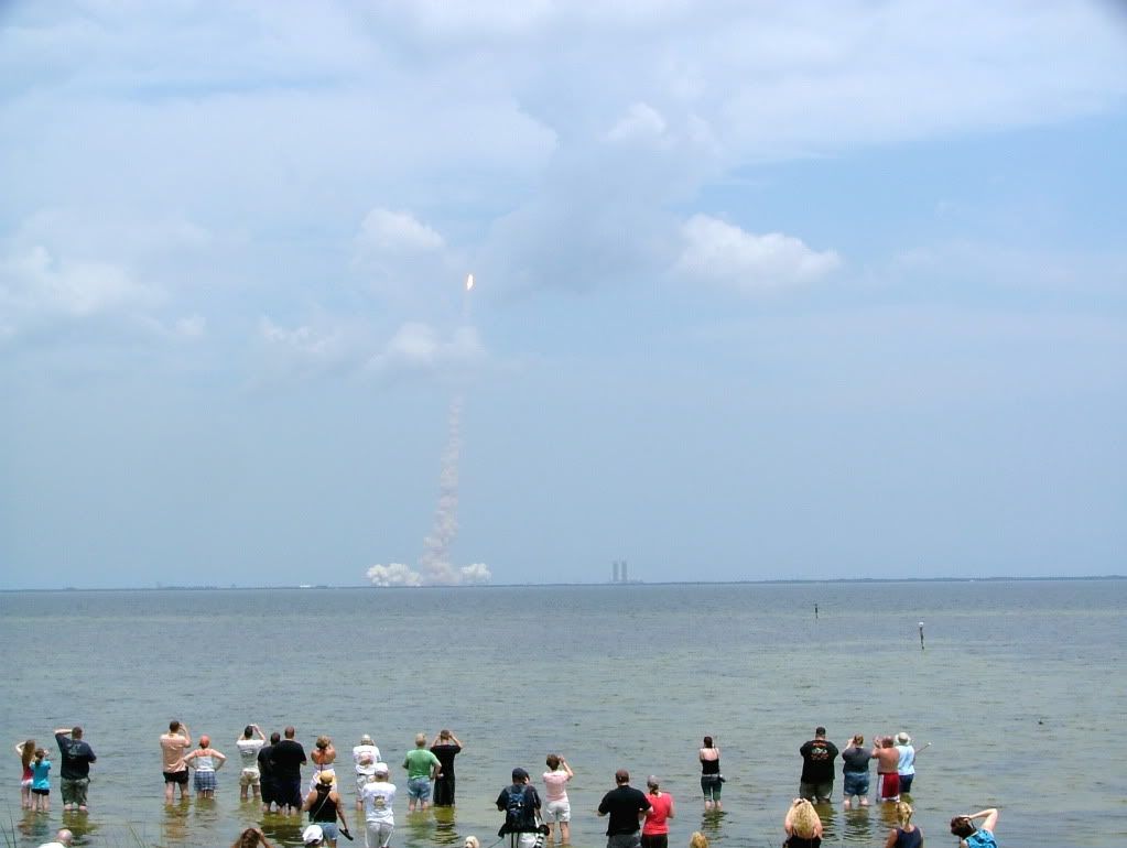 ShuttleLaunchMay11th041a.jpg