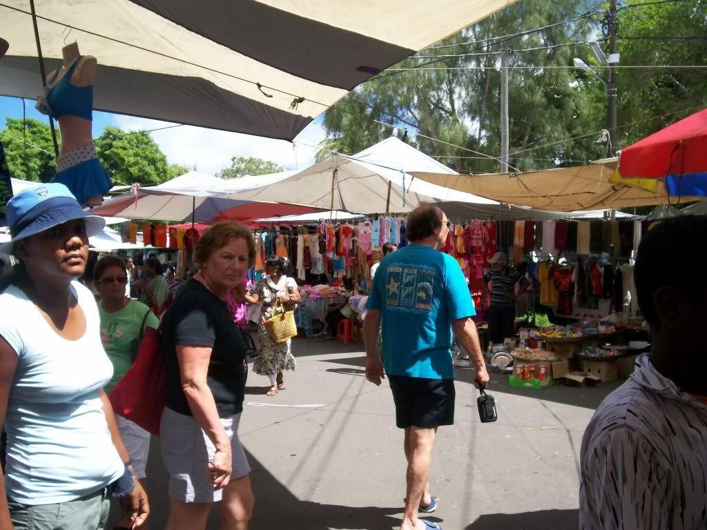 marché vetements