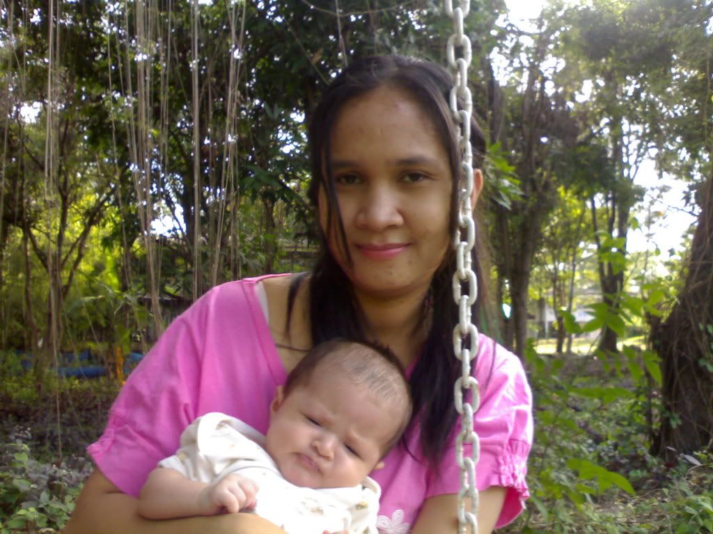สองคนแม่ลูก