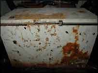 _41856716_freezer203.jpg