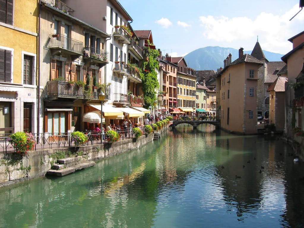 canals and alps - Annecy