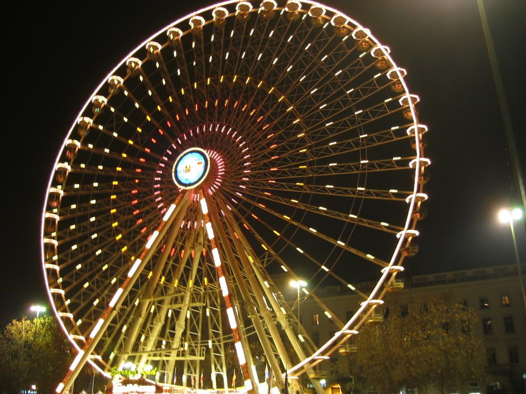 Bellecour Wheel at night