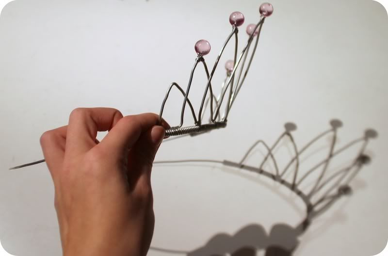 diy-tiara-alumiinilankasta-cosplay