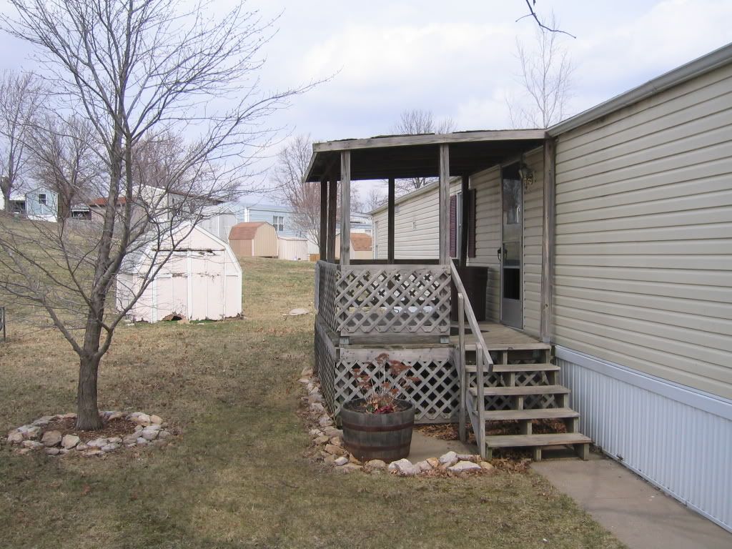 Mobile Home For Sale 4706 Mayview Ct. Blue Springs, MO 64015 LOT 139 A nice place to live.