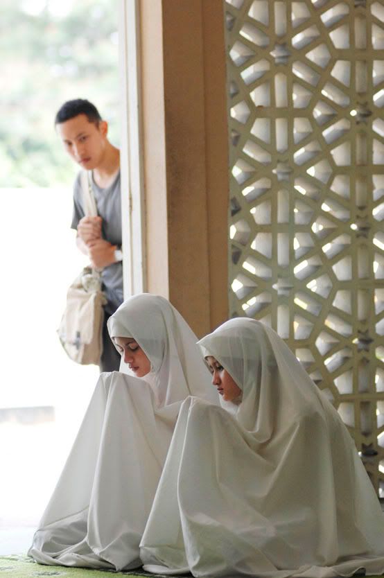 http://i155.photobucket.com/albums/s308/fayrahim/552826691_dbcbae9044_o.jpg